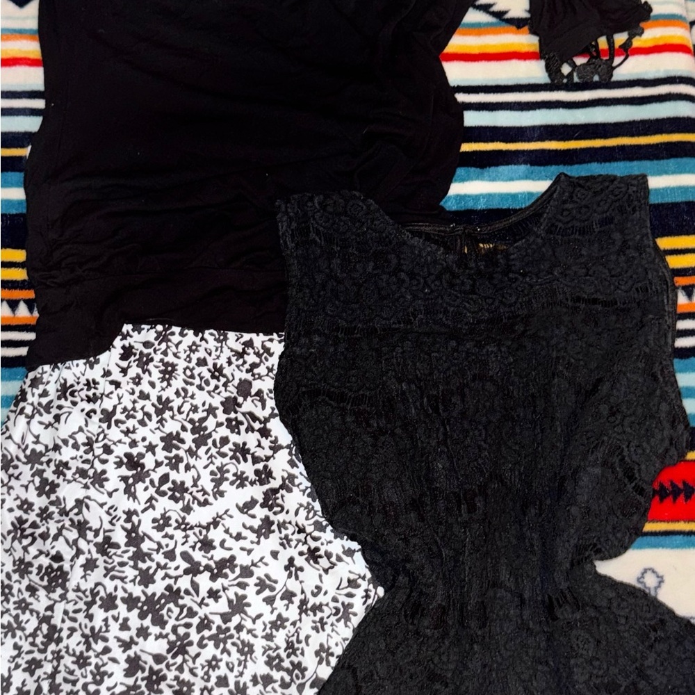 Bundle Skirt + 2 Tops